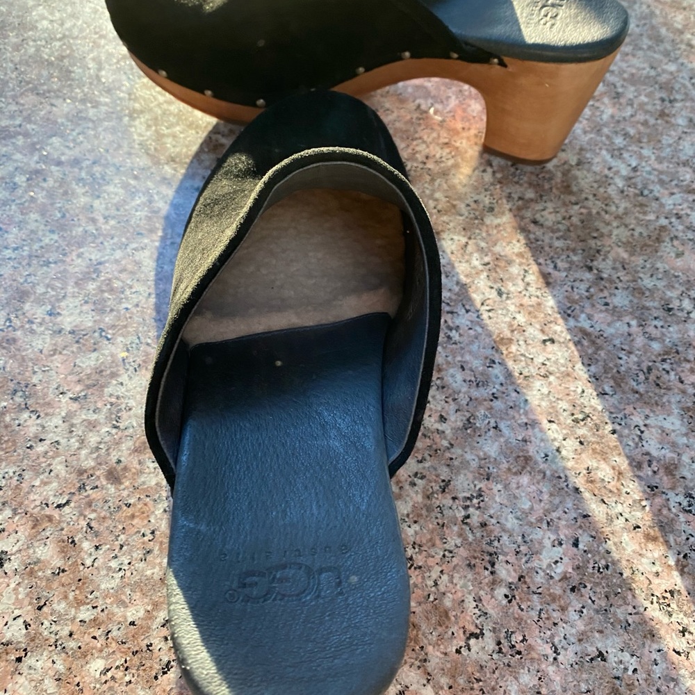 Ugg Shearling Lined Clogs New - image 3